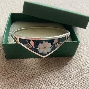 Alpaca silver bracelet with inlaid abalone floral design